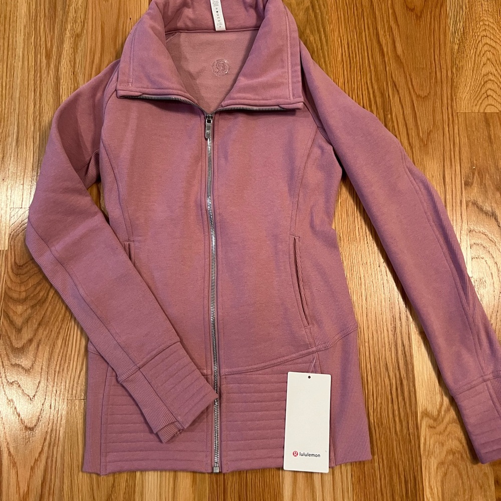 Never worn Women’s Lululemon Radiant Jacket